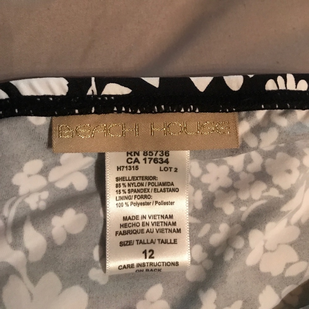 BIKINI ๐ - Picture 3 of 5